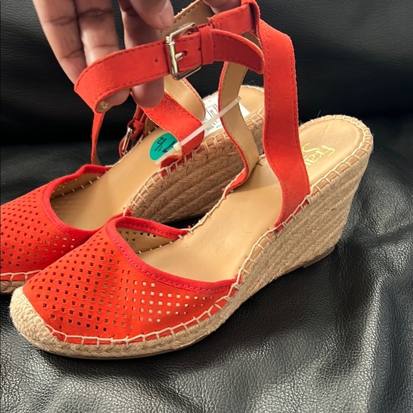 Franco Sarto NWT Stylish Orange Wedge Sandals. - Picture 4 of 9